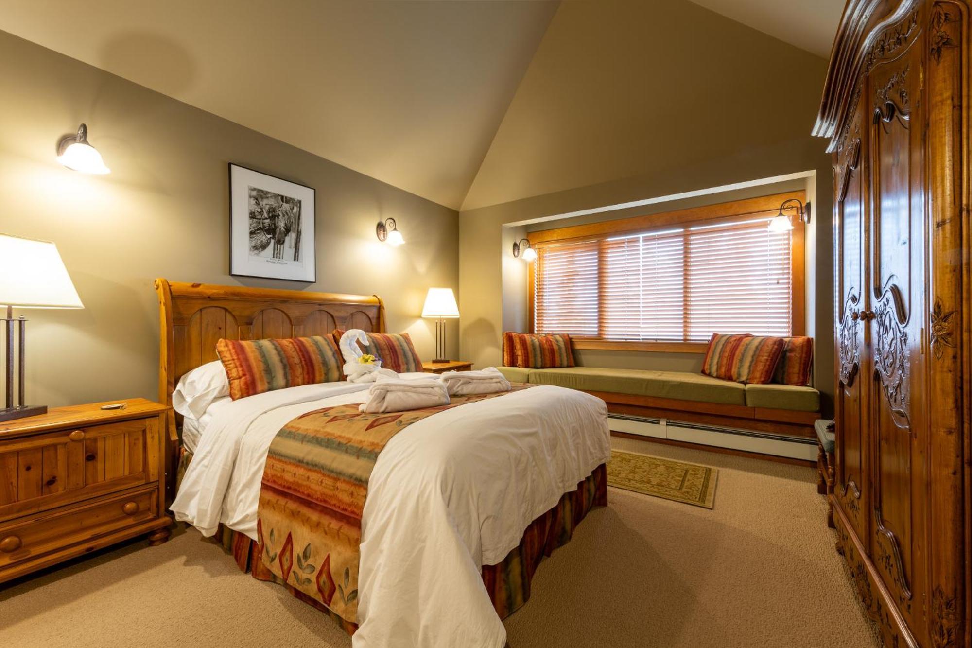 Vagabond Lodge At Kicking Horse Golden Eksteriør bilde