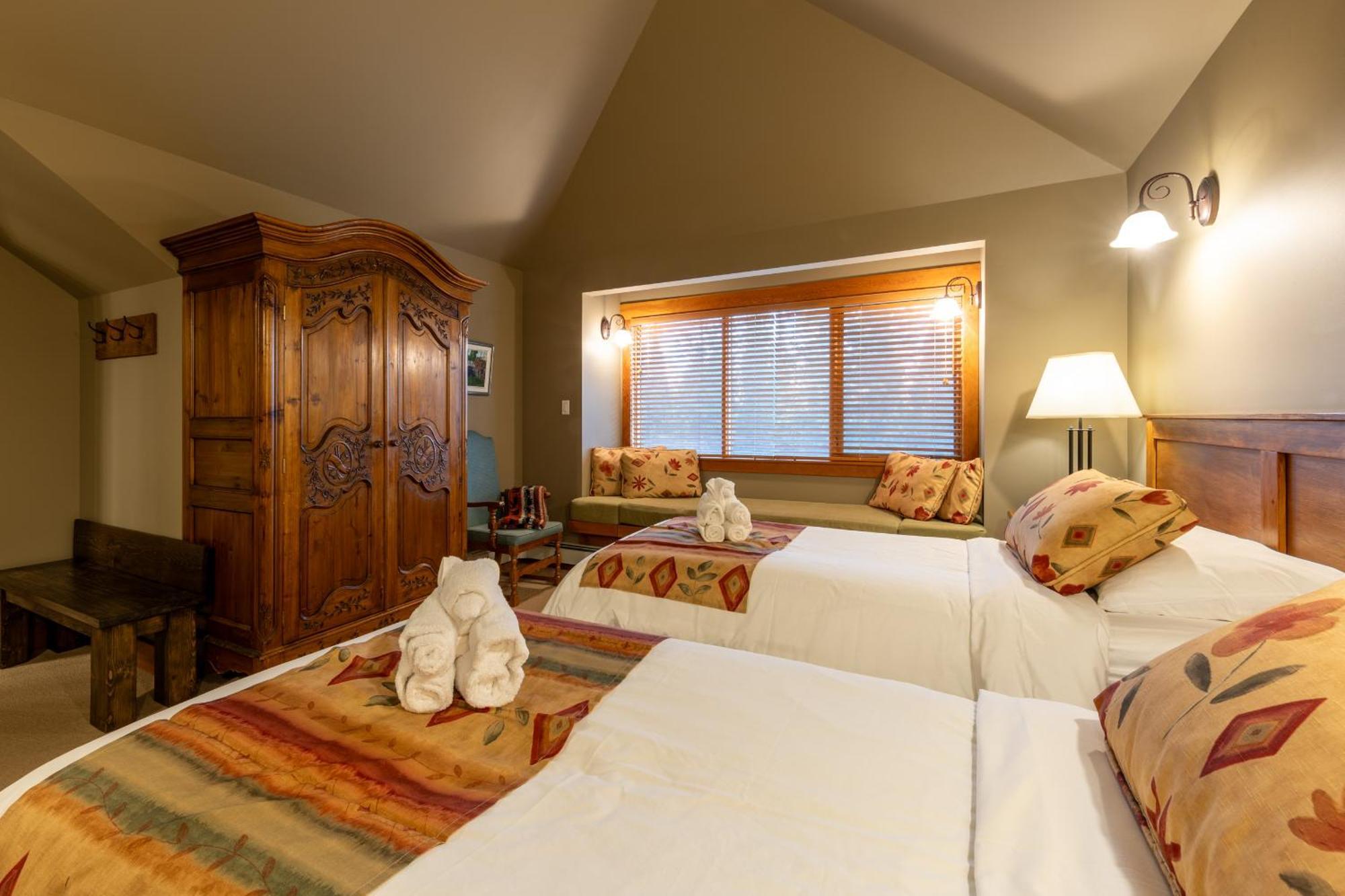 Vagabond Lodge At Kicking Horse Golden Eksteriør bilde