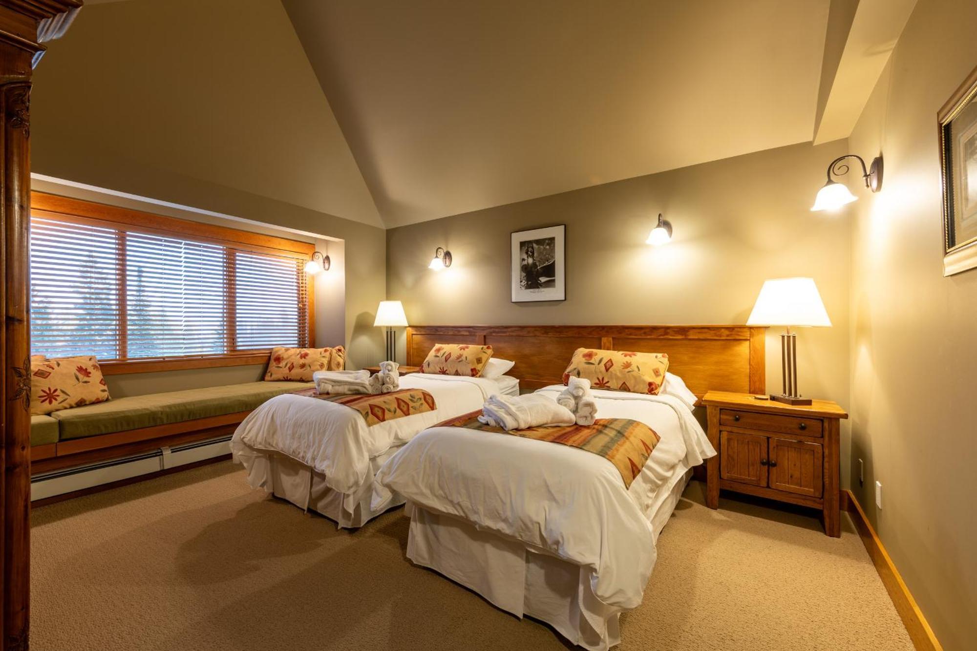 Vagabond Lodge At Kicking Horse Golden Eksteriør bilde