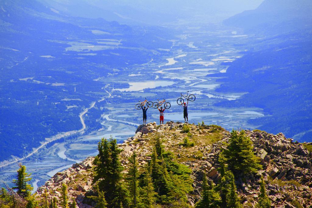 Vagabond Lodge At Kicking Horse Golden Eksteriør bilde