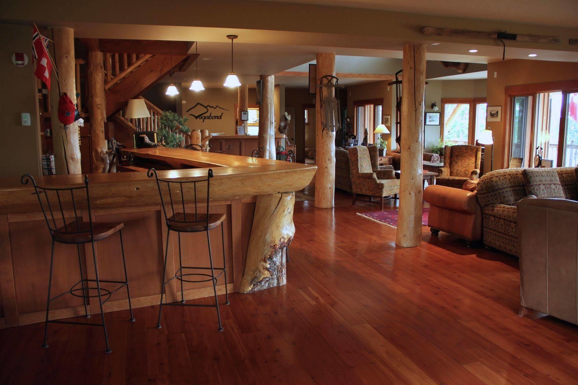 Vagabond Lodge At Kicking Horse Golden Eksteriør bilde